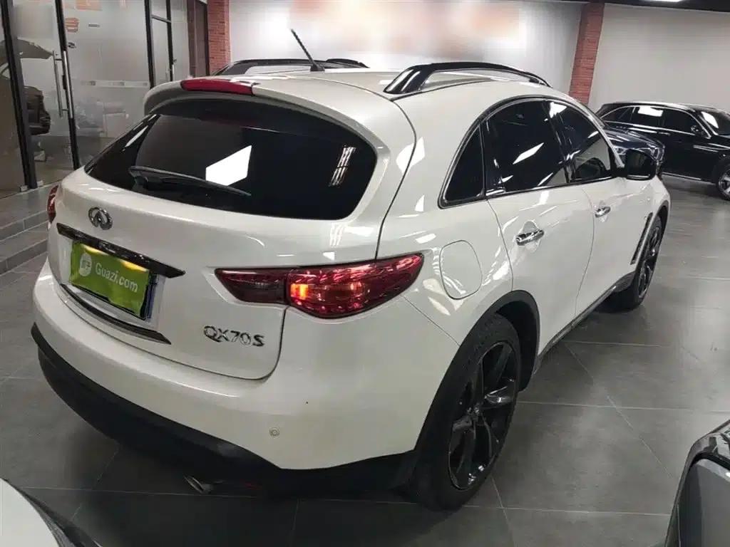 Infiniti QX70 2015 3.7L Limited Edition — миниатюра 7