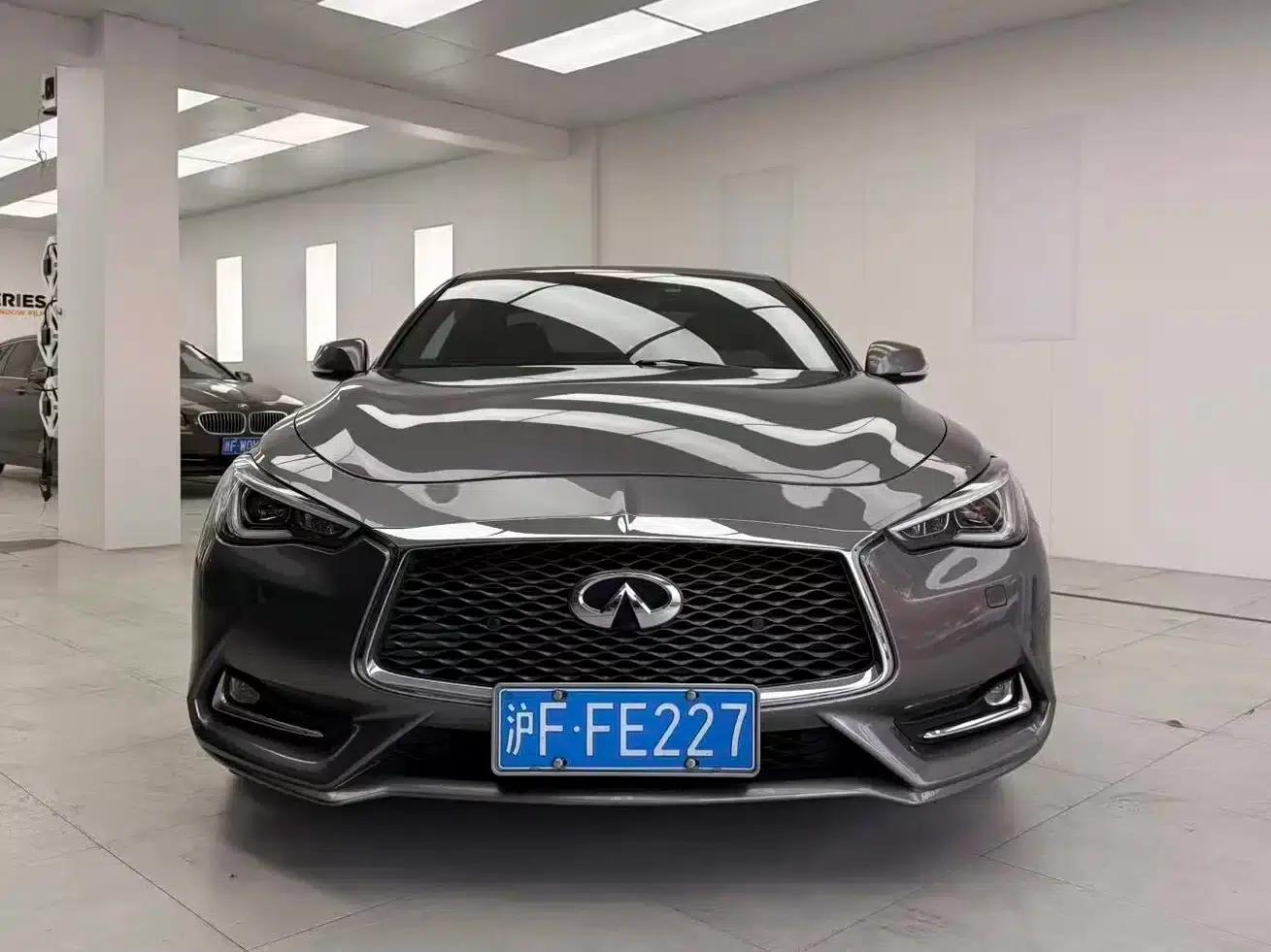 Infiniti Q60 2019 2.0T Luxury Edition — миниатюра 2
