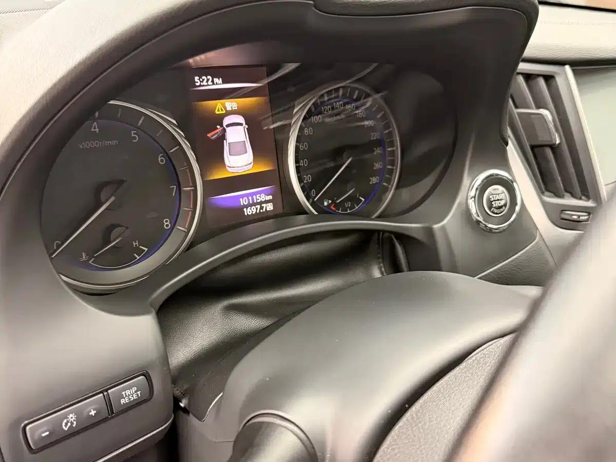 Infiniti Q60 2019 2.0T Luxury Edition — миниатюра 7