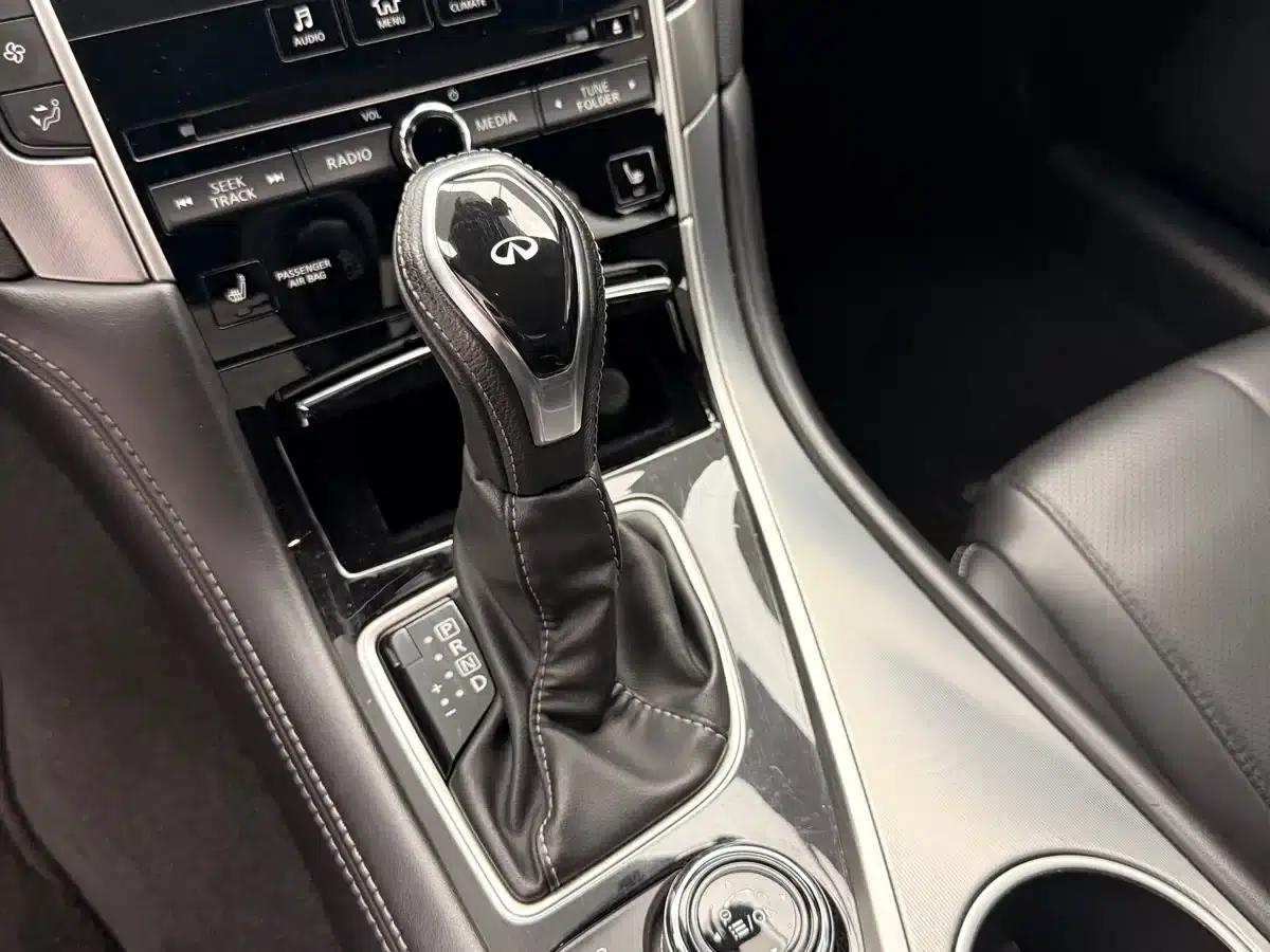 Infiniti Q60 2019 2.0T Luxury Edition — миниатюра 10