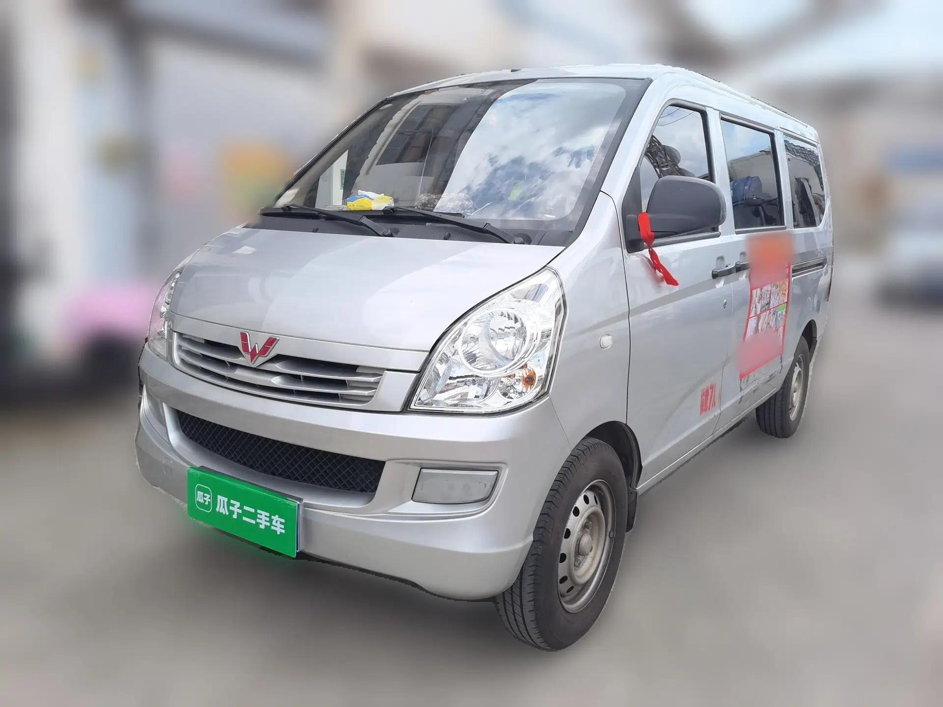 Used Wuling Rongguang S 2022 1.2L Base Model 7-Seater LSI — миниатюра 1