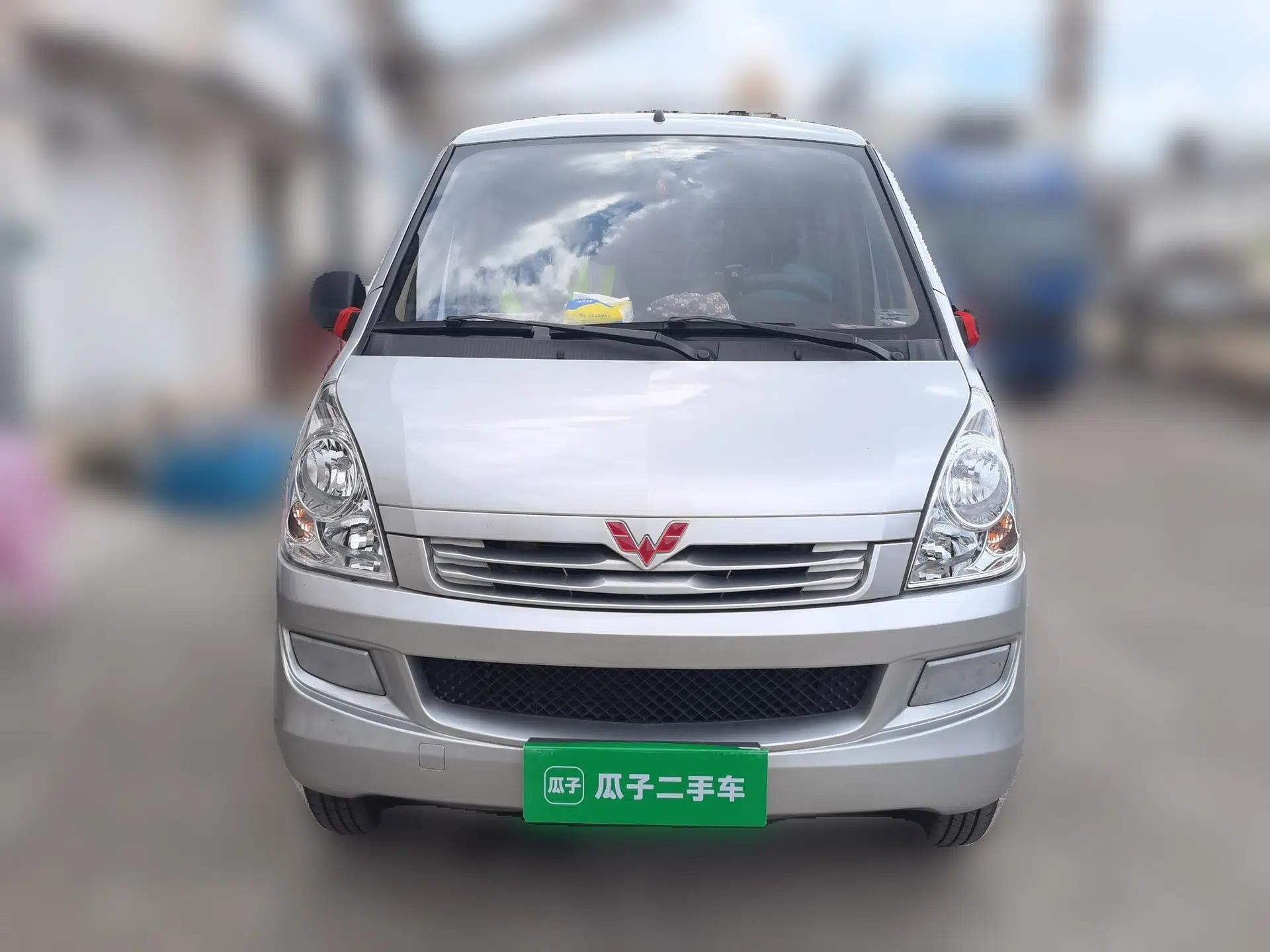 Used Wuling Rongguang S 2022 1.2L Base Model 7-Seater LSI — миниатюра 2