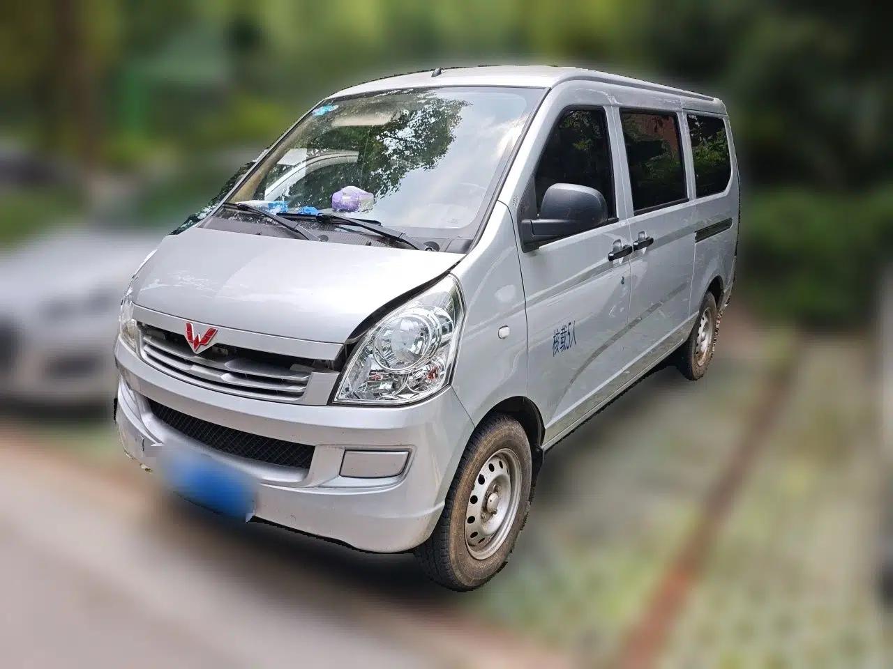 Used Wuling Rongguang S 2021 1.2L Base Model 5-Seater LSI — миниатюра 1