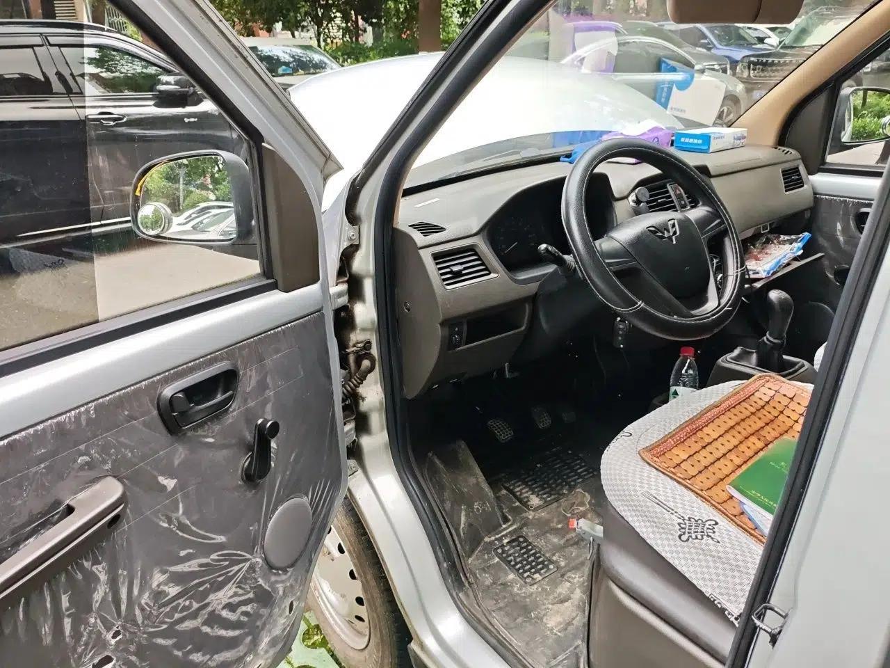 Used Wuling Rongguang S 2021 1.2L Base Model 5-Seater LSI — миниатюра 16