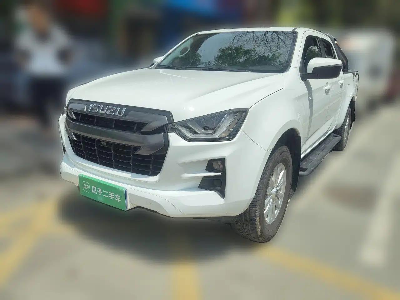 Used Isuzu D-MAX 2023 2.5T Automatic 4x4 Diesel Flagship Long Wheelbase Model — миниатюра 1