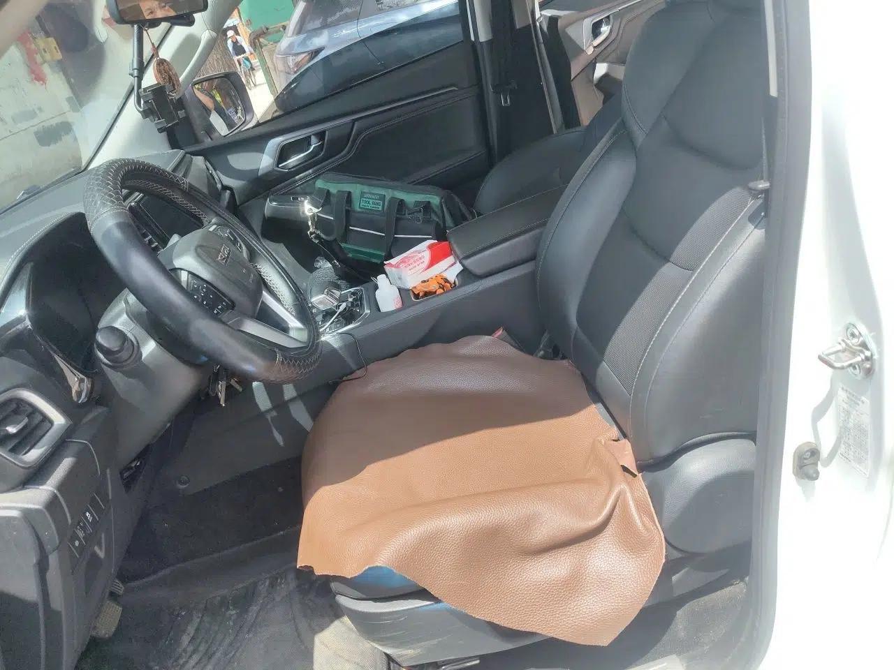 Used Isuzu D-MAX 2023 2.5T Automatic 4x4 Diesel Flagship Long Wheelbase Model — миниатюра 15