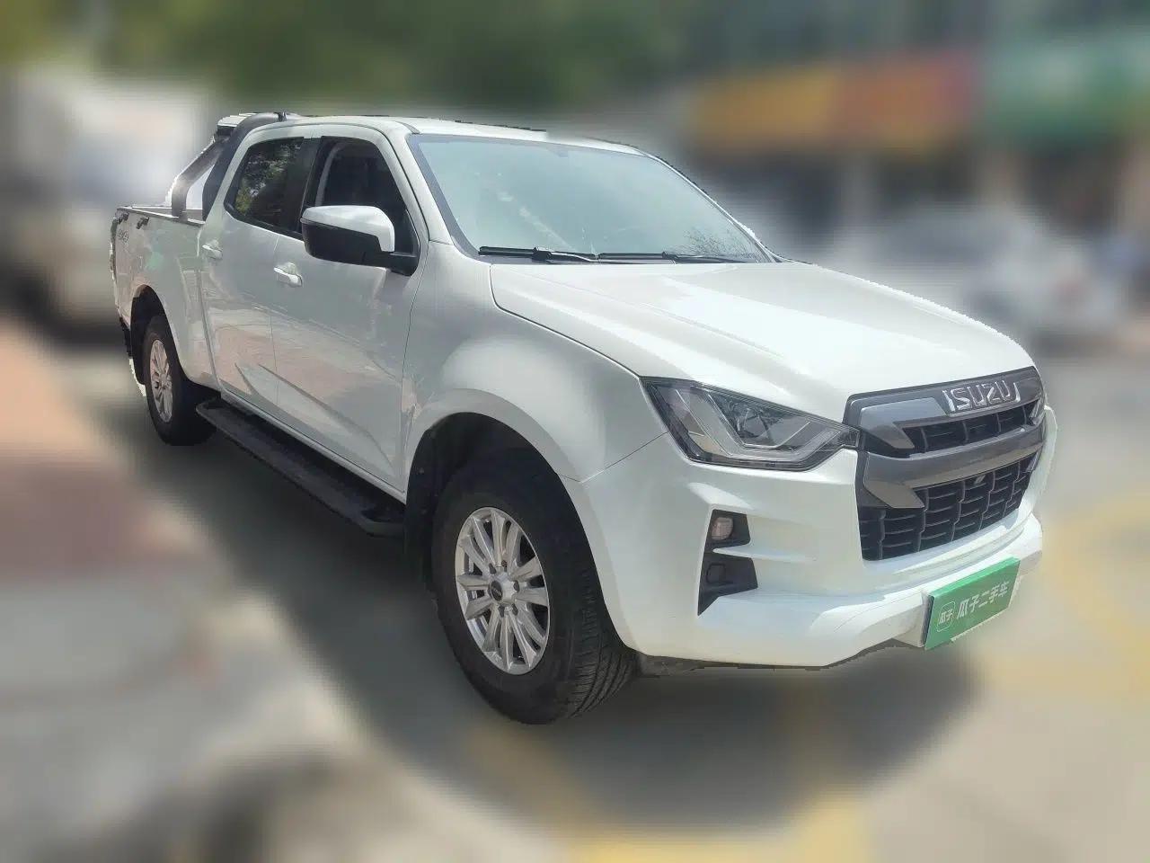 Used Isuzu D-MAX 2023 2.5T Automatic 4x4 Diesel Flagship Long Wheelbase Model — миниатюра 3