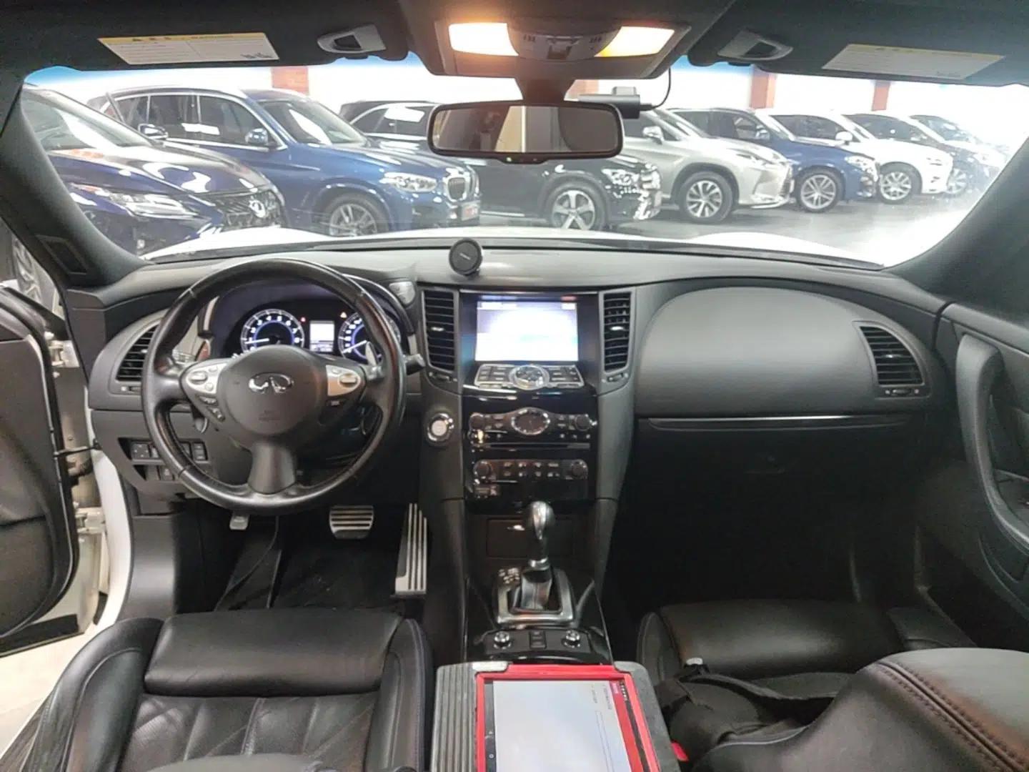 Used Infiniti QX70 2015 3.7L Shadow Edition — миниатюра 17