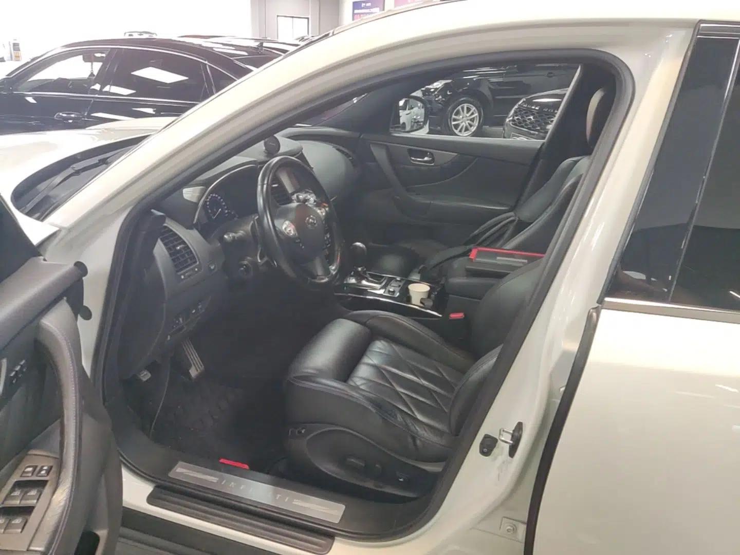 Used Infiniti QX70 2015 3.7L Shadow Edition — миниатюра 22