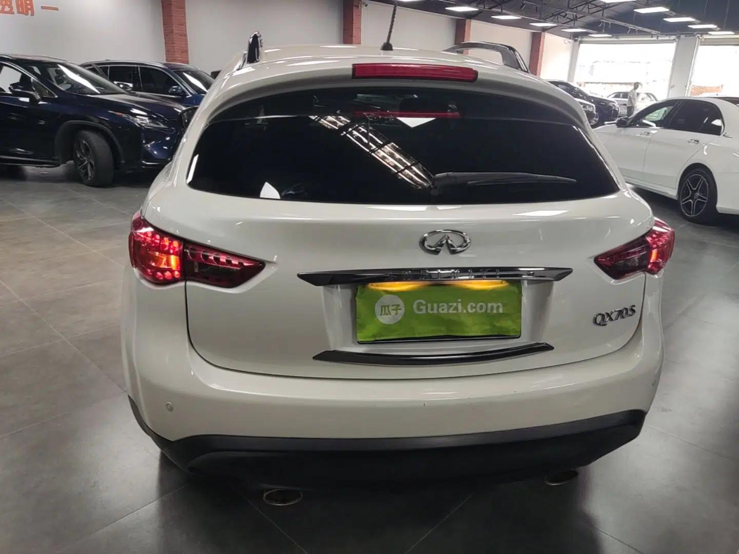 Used Infiniti QX70 2015 3.7L Shadow Edition — миниатюра 5