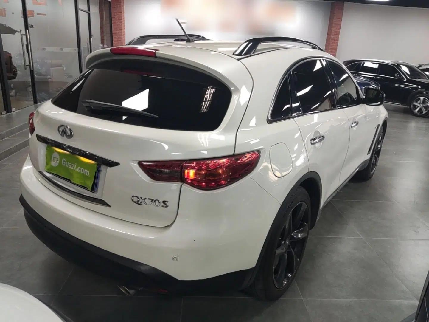 Used Infiniti QX70 2015 3.7L Shadow Edition — миниатюра 9