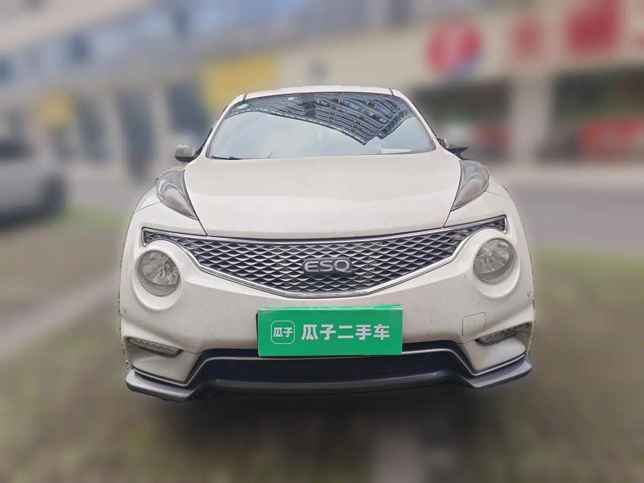 Used Infiniti ESQ 2014 1.6L Spontaneous Edition — миниатюра 2