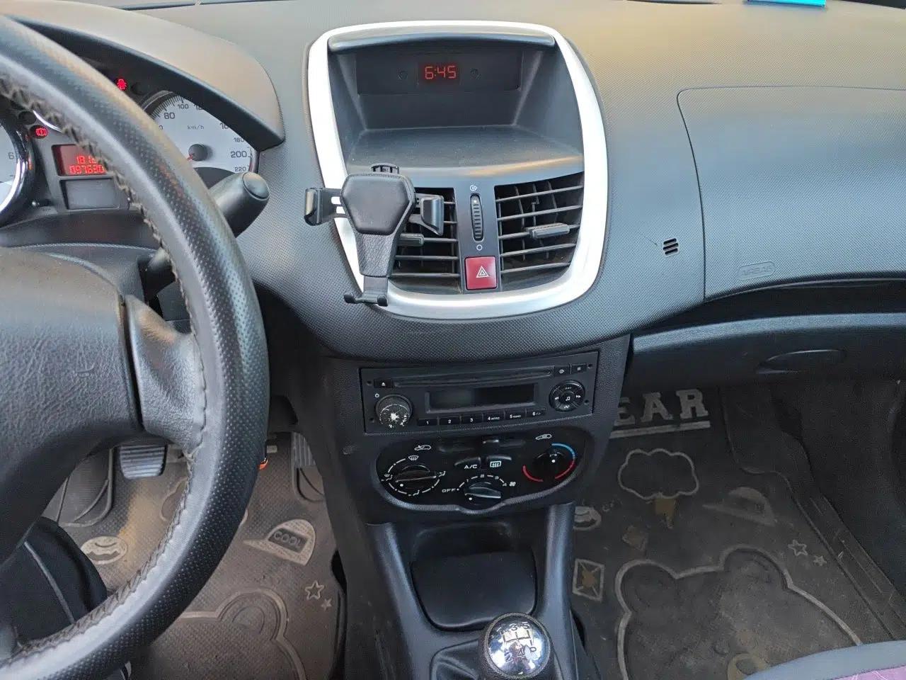 Used Peugeot 207 2011 Sedan 1.4L Manual Yule Edition — миниатюра 13