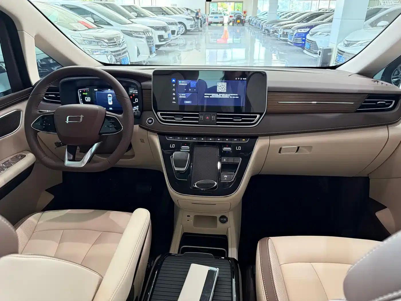 Bestune M9 2023 2.0T Premium Edition — миниатюра 14