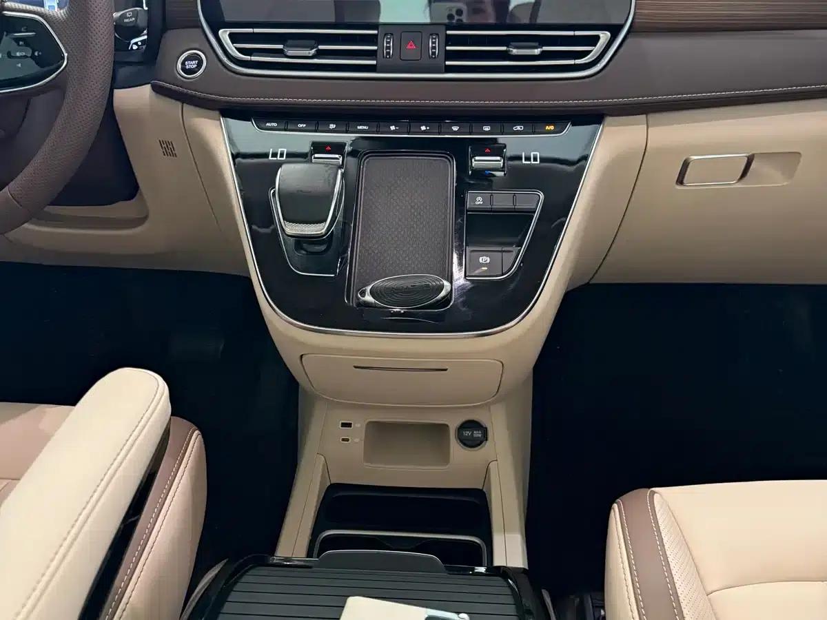Bestune M9 2023 2.0T Premium Edition — миниатюра 17