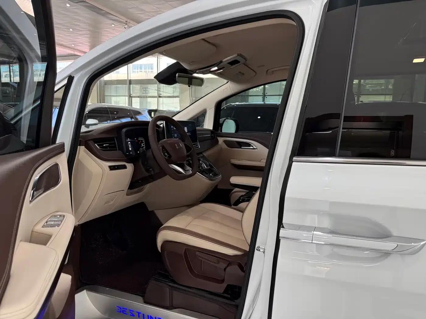 Bestune M9 2023 2.0T Premium Edition — миниатюра 6