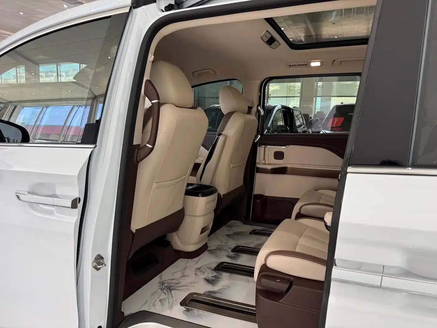 Bestune M9 2023 2.0T Premium Edition — миниатюра 8