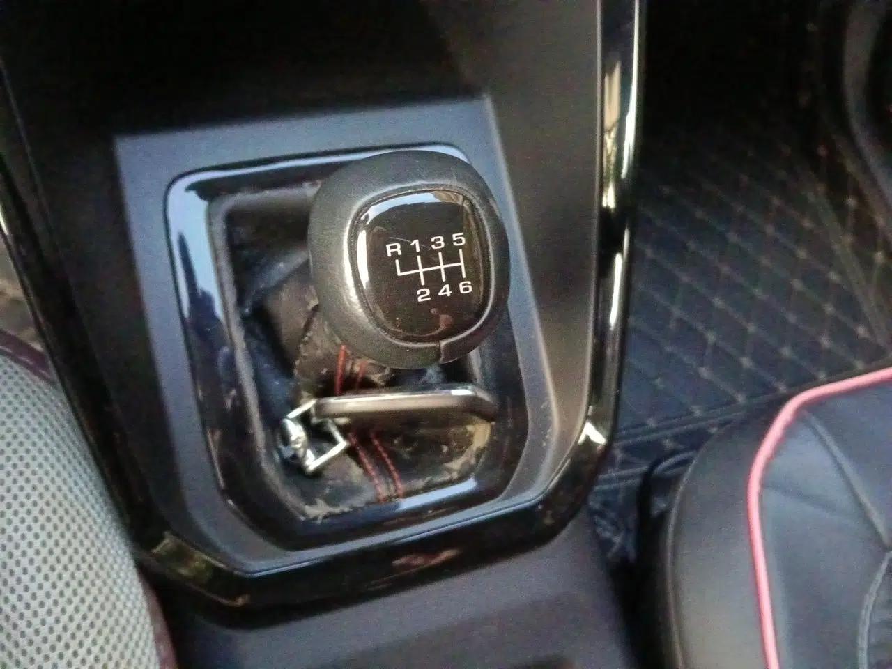 Used Baojun RS-3 2020 1.5L Manual 24-Hour Online Luxury Version — миниатюра 14