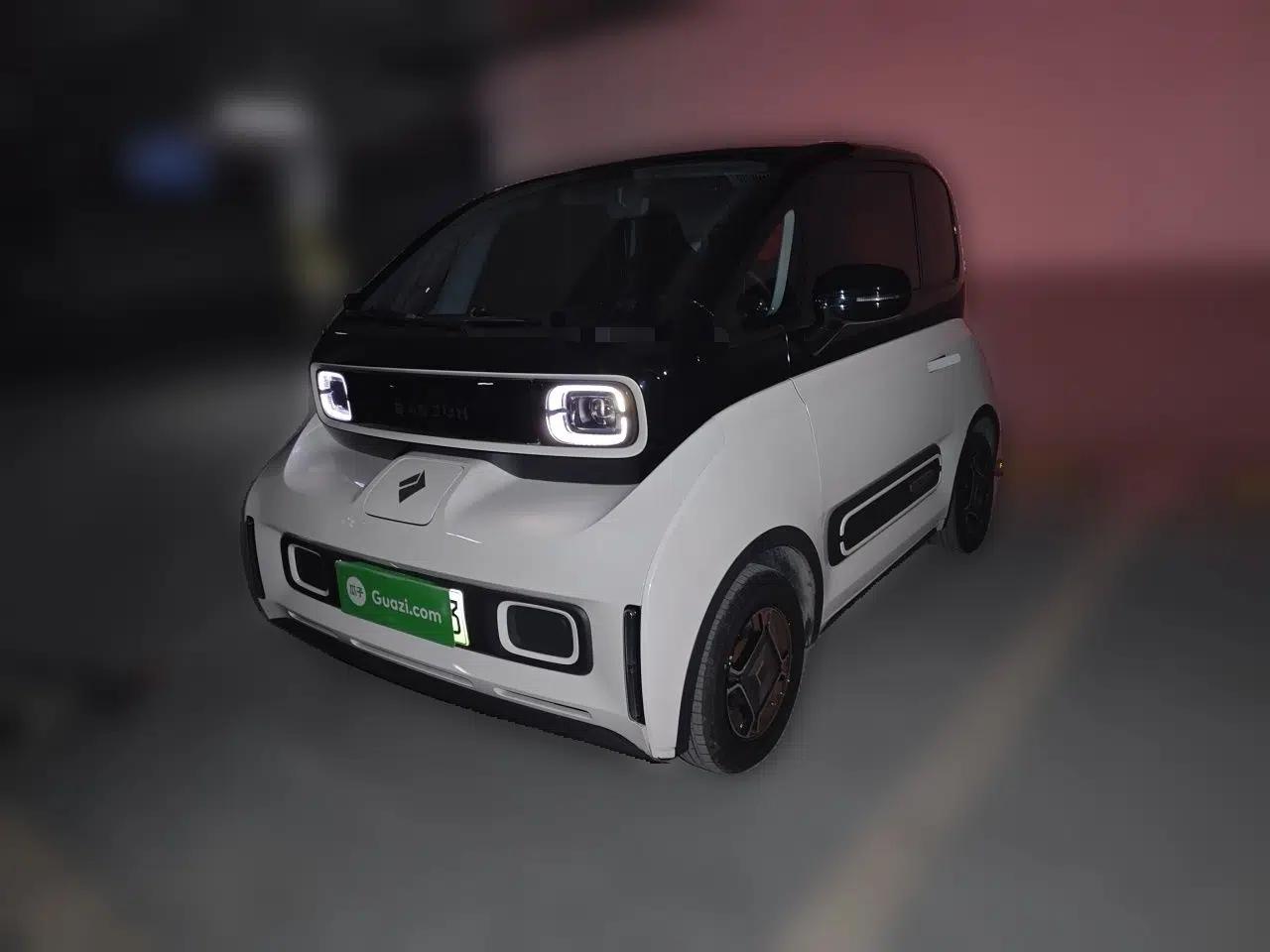 Used Baojun E300 2020 Starry Intelligence Edition — миниатюра 1