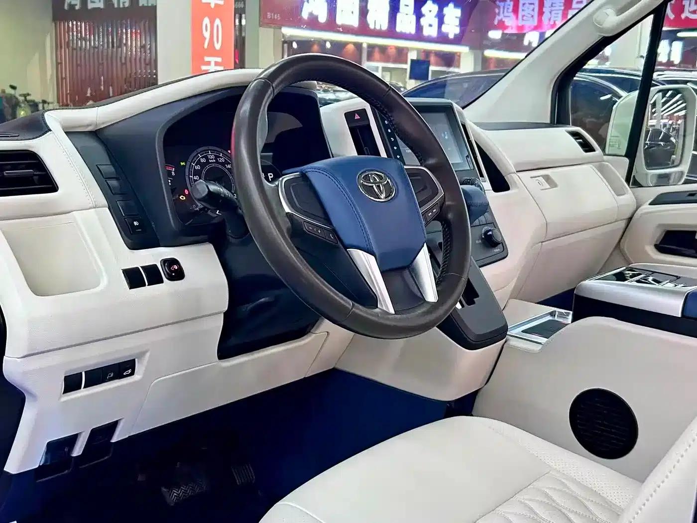 2021 HIACE 3.5L Automatic — миниатюра 4