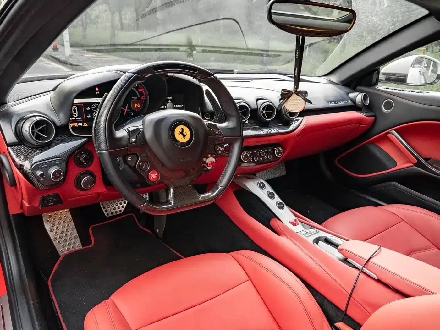 2013 F12berlinetta 6.3L Standard Model — миниатюра 4