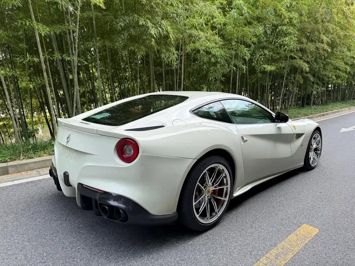 2013 F12berlinetta 6.3L Standard Model — миниатюра 5