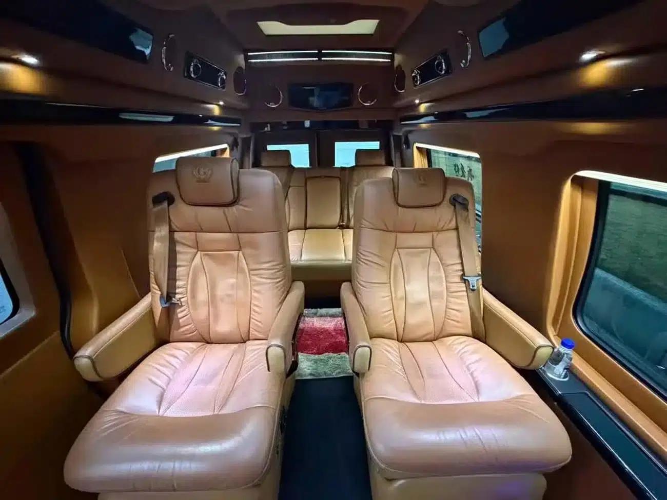 2014 SAVANA 6.0L G1500L Leader Class — миниатюра 8