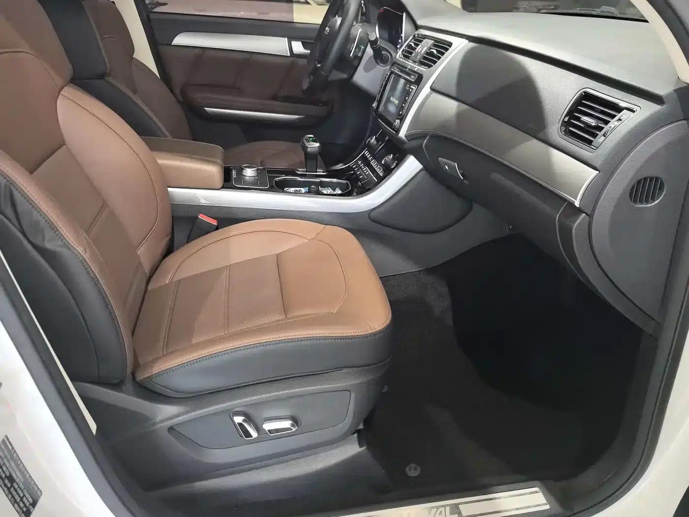 Haval H8 2017 2.0T Gasoline Two-Wheel Drive Enjoyment Edition — миниатюра 12