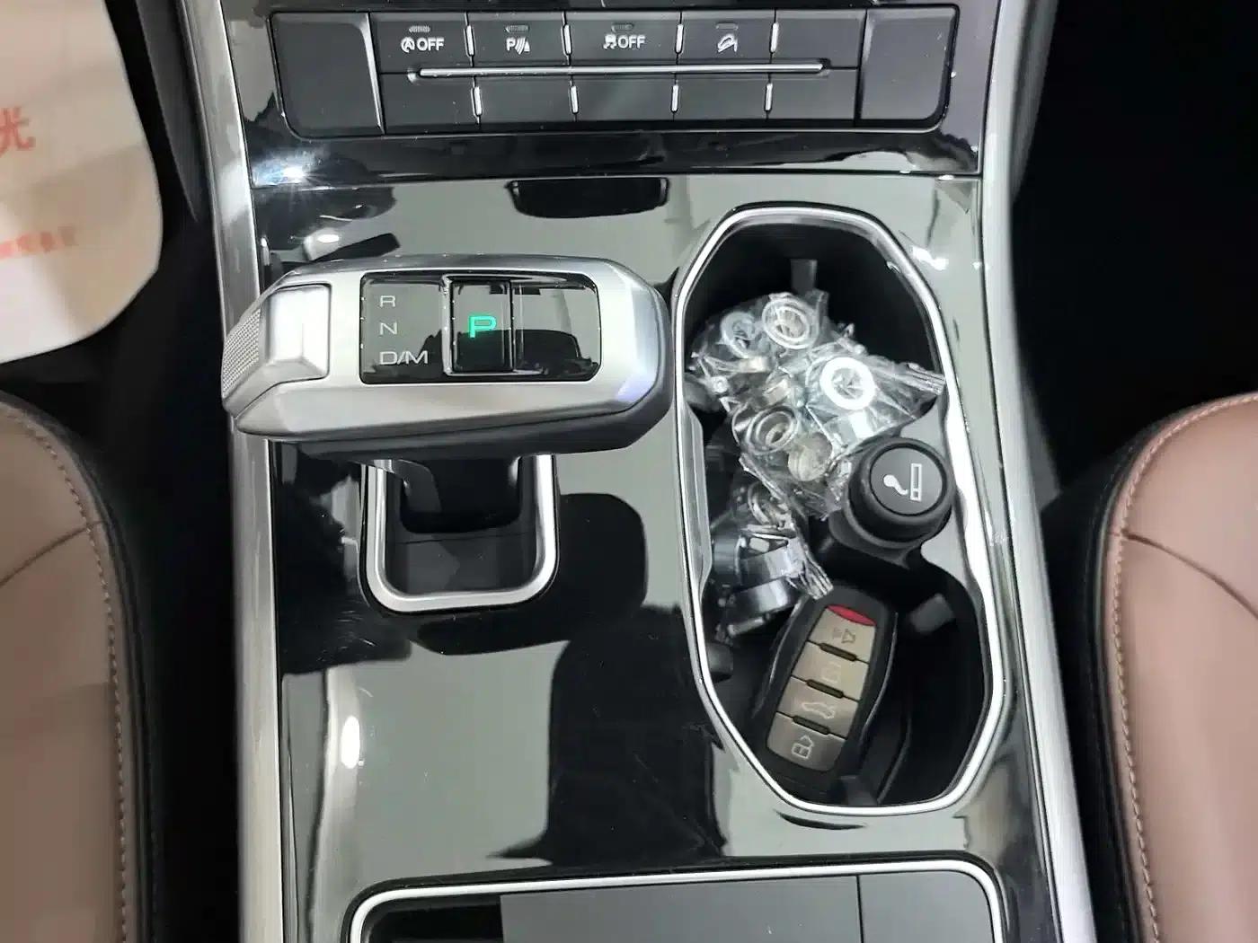 Haval H8 2017 2.0T Gasoline Two-Wheel Drive Enjoyment Edition — миниатюра 6