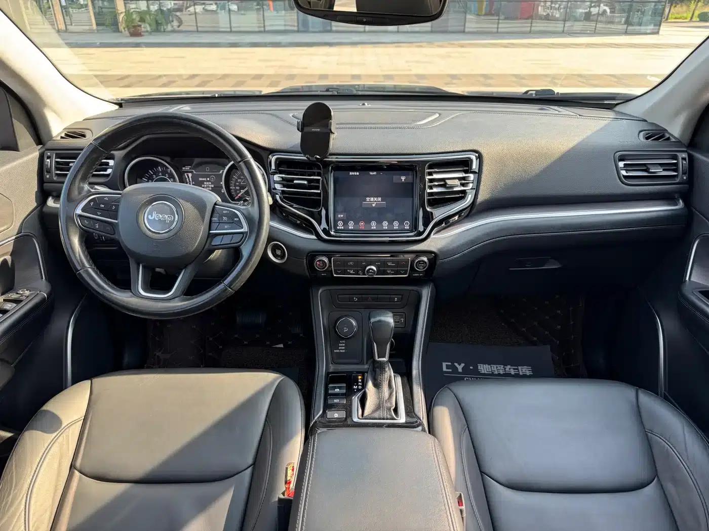 Commander 2018 2.0T 4WD Premium Edition (National V Emission Standard) — миниатюра 11