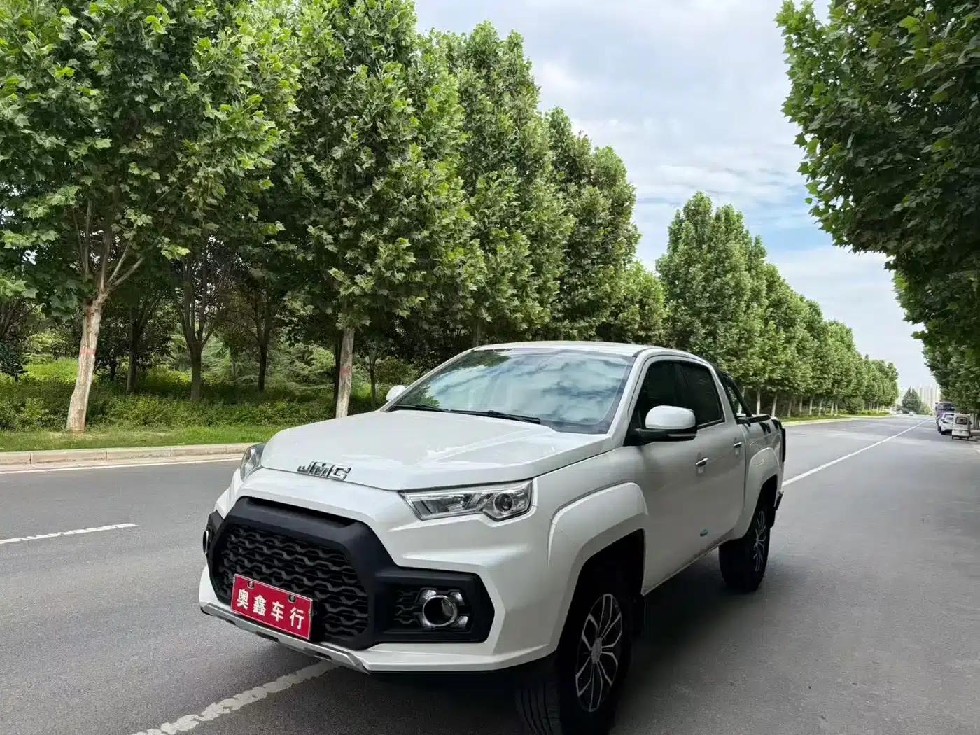 Yuhu 7 2020 2.0T Diesel Automatic 4WD Premium Edition Short Wheelbase (National VI Emission Standard) JX4D20A6L — миниатюра 1