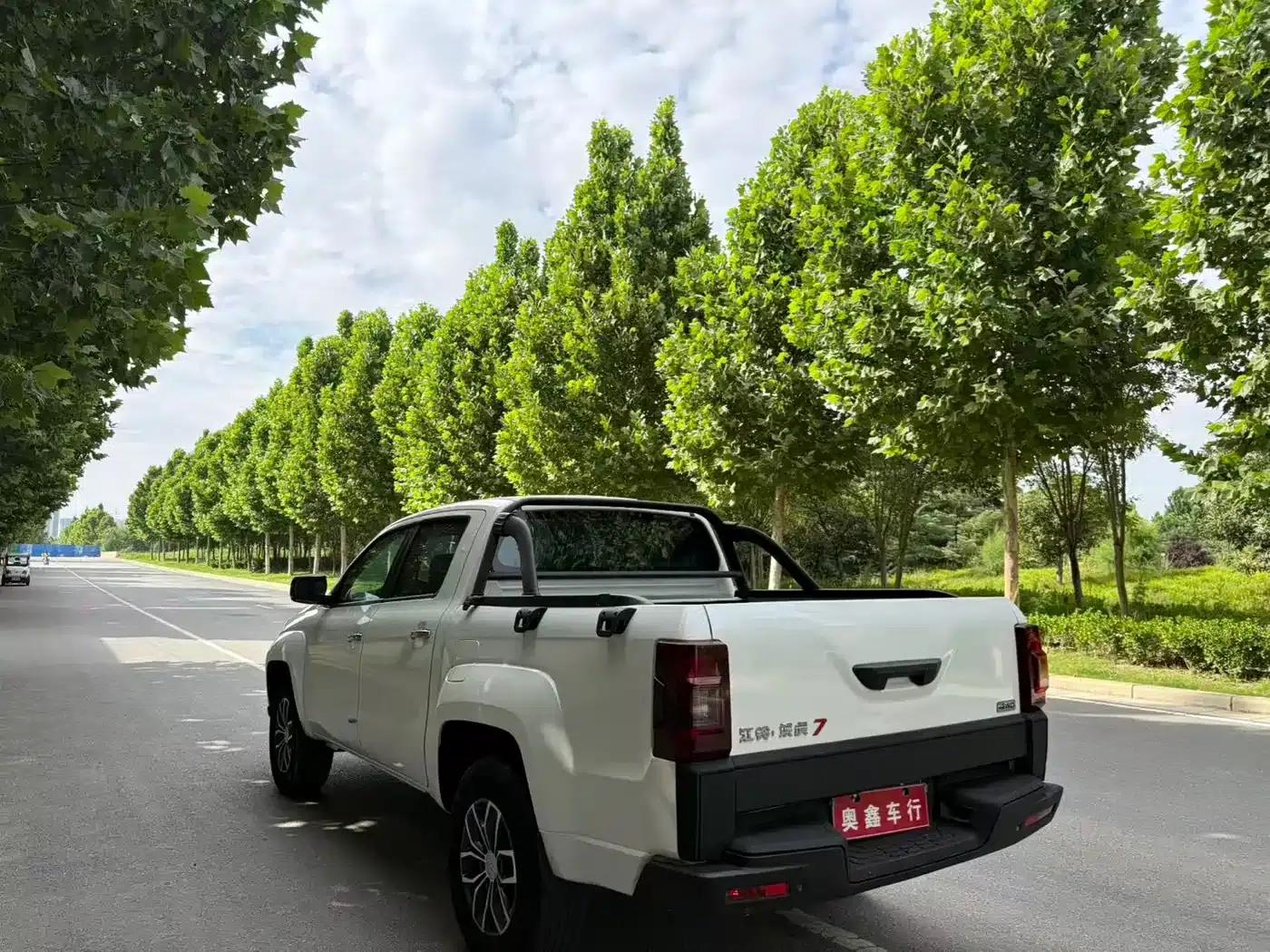 Yuhu 7 2020 2.0T Diesel Automatic 4WD Premium Edition Short Wheelbase (National VI Emission Standard) JX4D20A6L — миниатюра 10