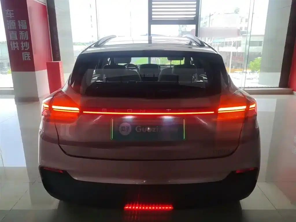 Geely Geometry M6 2022 Model 580 New Fun — миниатюра 6