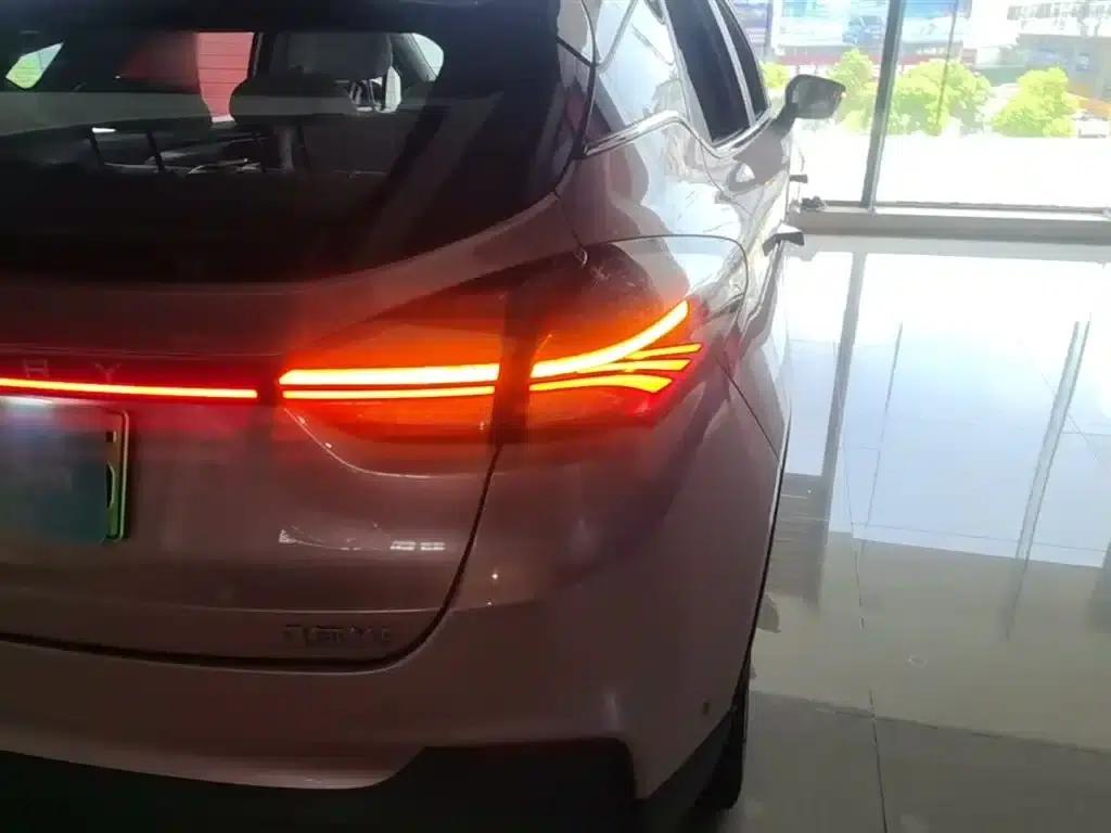 Geely Geometry M6 2022 Model 580 New Fun — миниатюра 8
