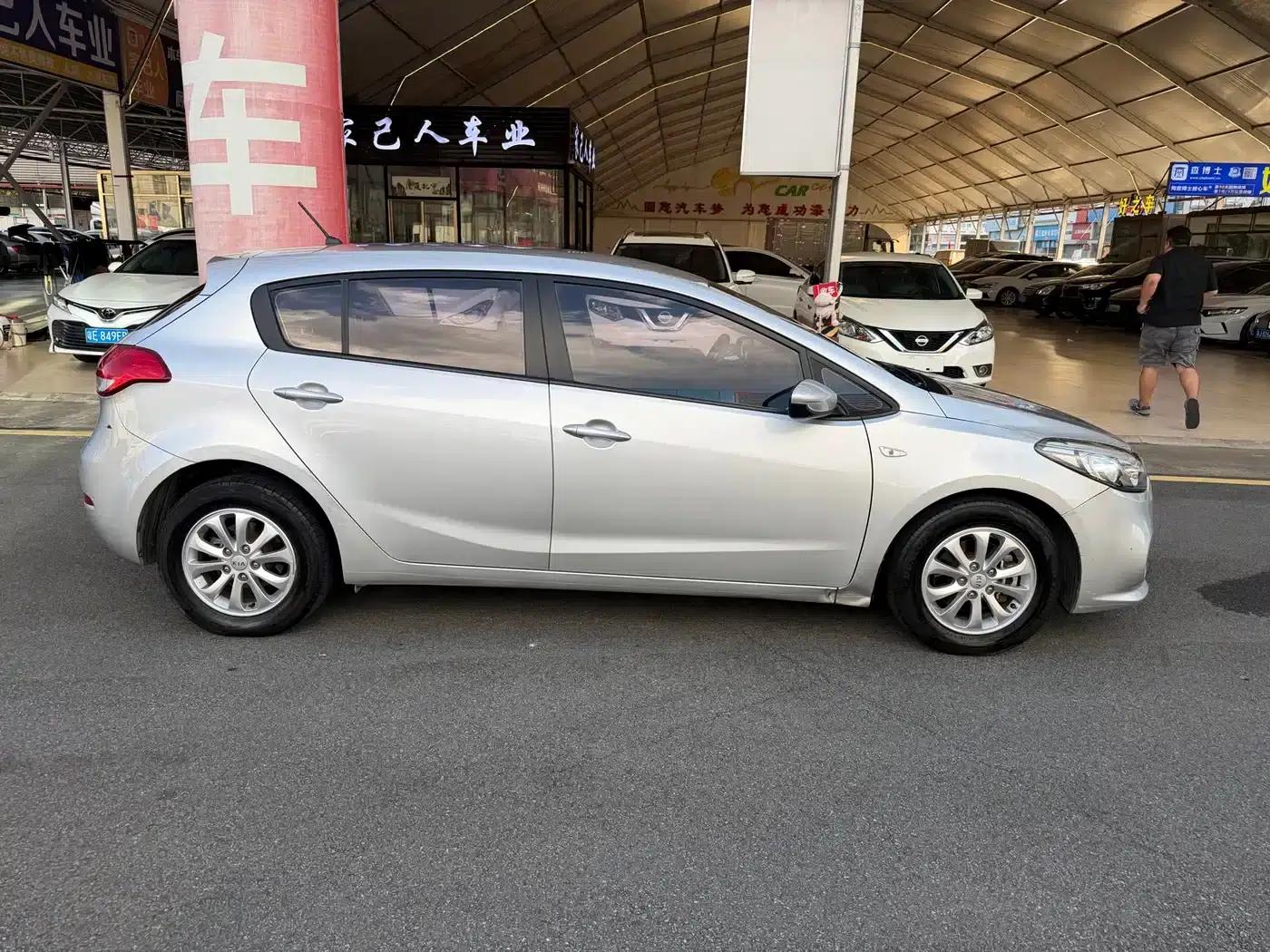 Kia K3S 2014 1.6L Automatic GL — миниатюра 14