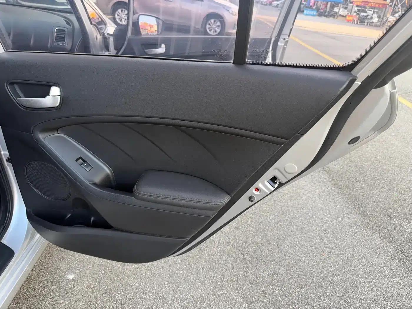 Kia K3S 2014 1.6L Automatic GL — миниатюра 18