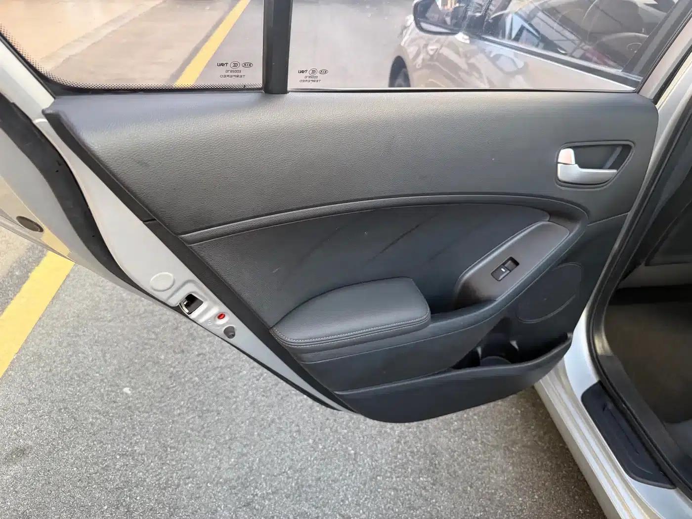 Kia K3S 2014 1.6L Automatic GL — миниатюра 23