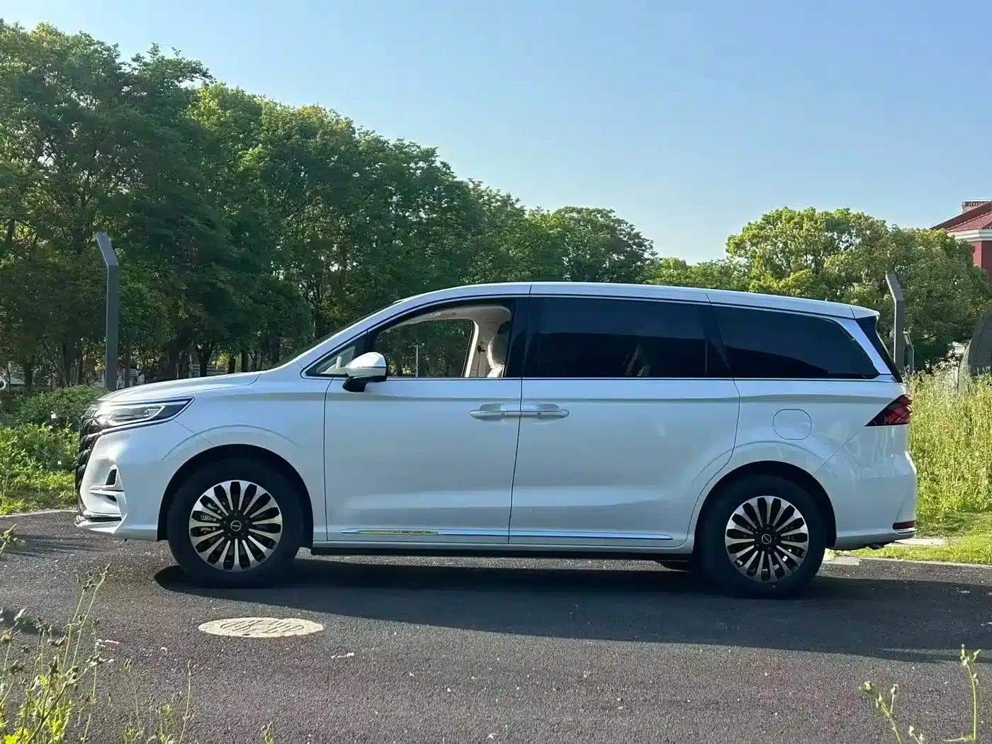 Roewe iMAX8 New Energy 2025 1.5T DMH Luxury Edition — миниатюра 18