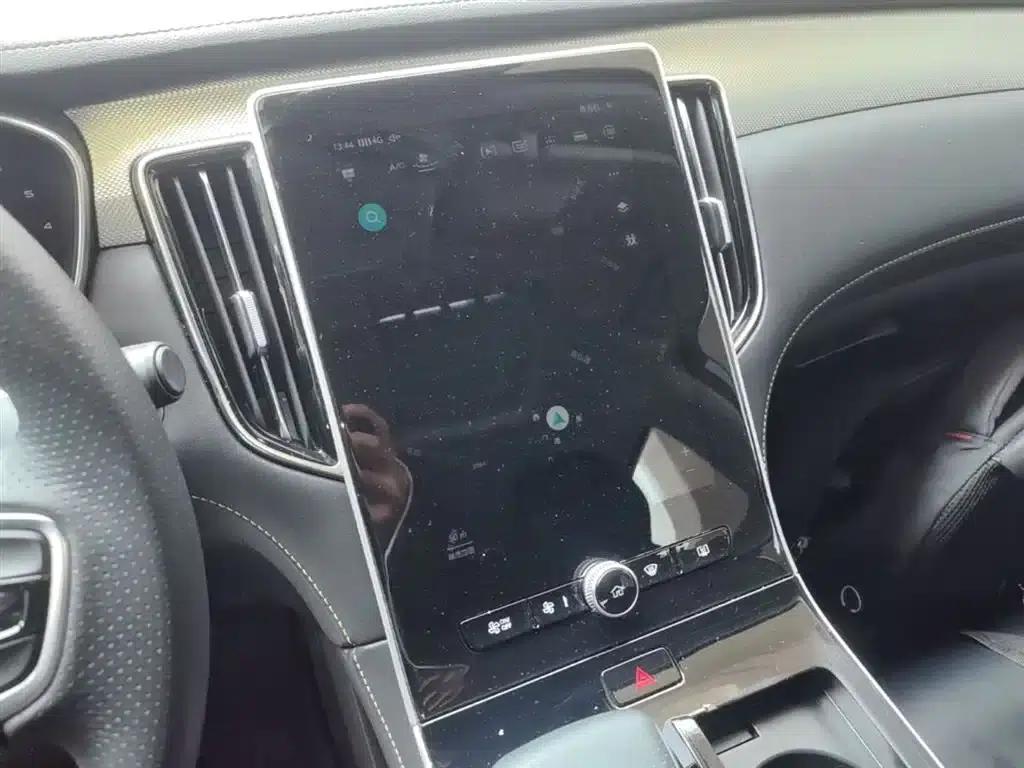 Roewe i6 MAX 2020 300TGI Automatic Cool and Intelligent Driving Edition — миниатюра 13