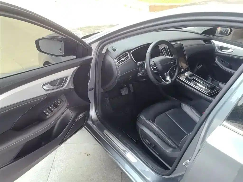 Roewe i6 MAX 2020 300TGI Automatic Cool and Intelligent Driving Edition — миниатюра 16
