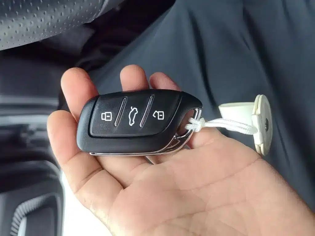 Roewe i6 MAX 2020 300TGI Automatic Cool and Intelligent Driving Edition — миниатюра 9