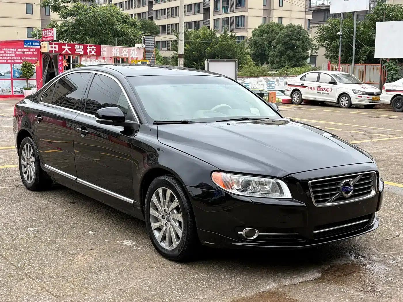 2012 Volvo S80L 2.0T T5 Smart Edition — миниатюра 3
