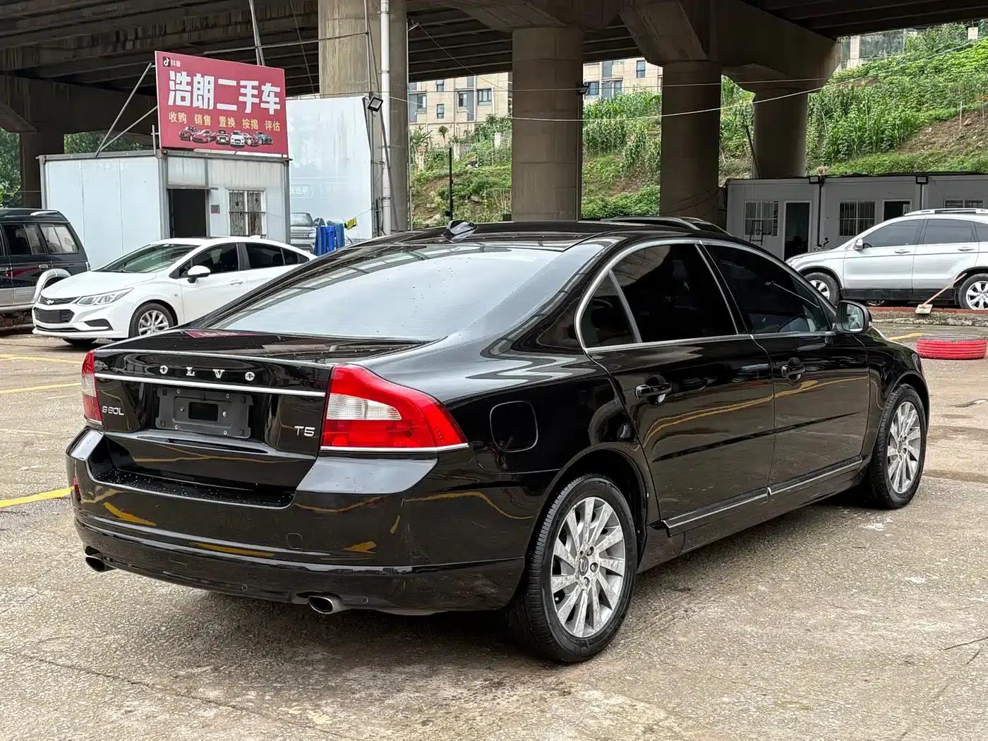 2012 Volvo S80L 2.0T T5 Smart Edition — миниатюра 4