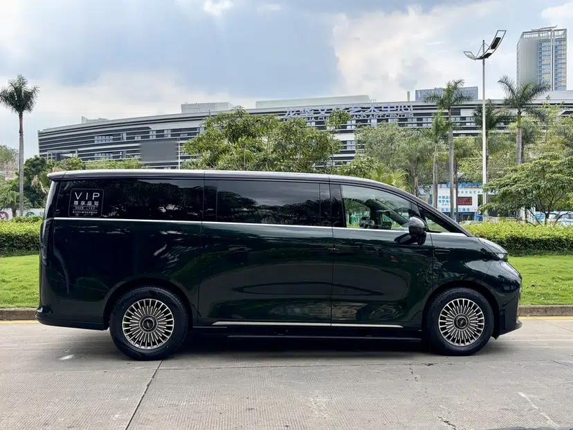Used Geely Galaxy LEVC L380 2025 805 km Flagship Version All-Wheel Drive — миниатюра 17