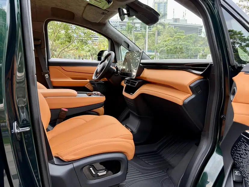 Used Geely Galaxy LEVC L380 2025 805 km Flagship Version All-Wheel Drive — миниатюра 27