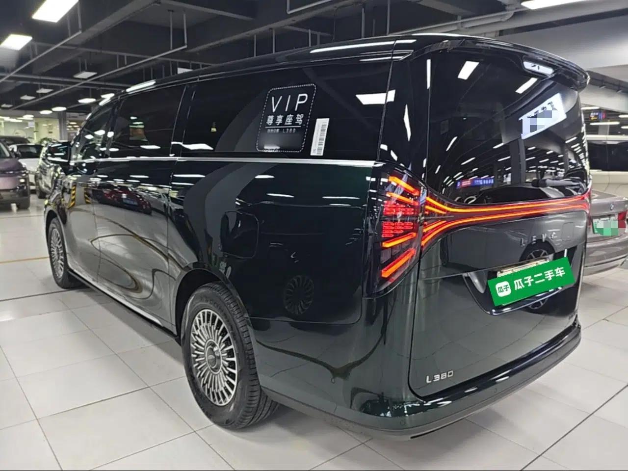 Used Geely Galaxy LEVC L380 2025 805 km Flagship Version All-Wheel Drive — миниатюра 4