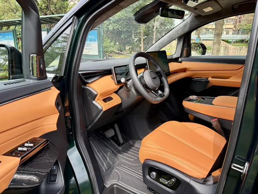 Used Geely Galaxy LEVC L380 2025 805 km Flagship Version All-Wheel Drive — миниатюра 31