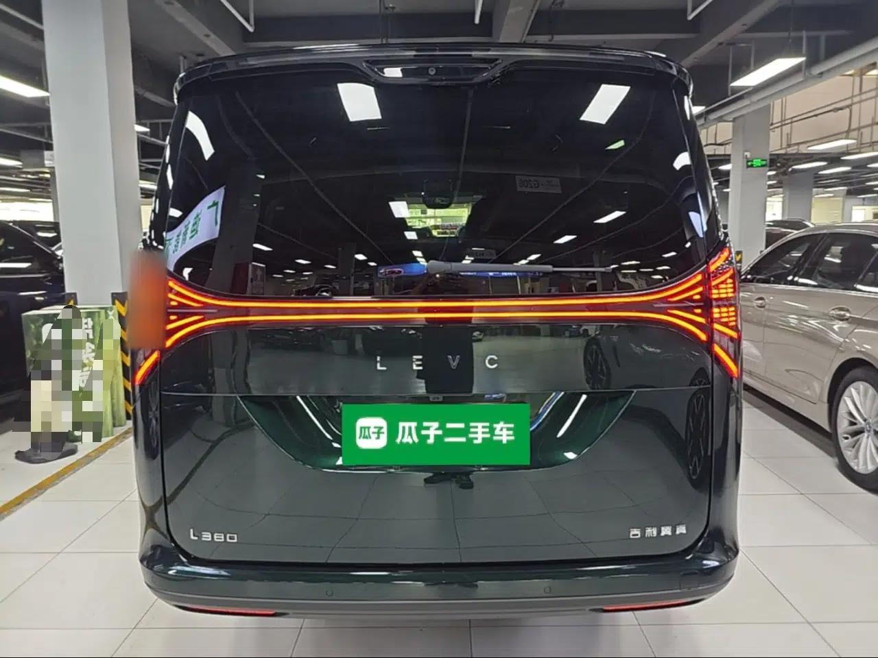 Used Geely Galaxy LEVC L380 2025 805 km Flagship Version All-Wheel Drive — миниатюра 5