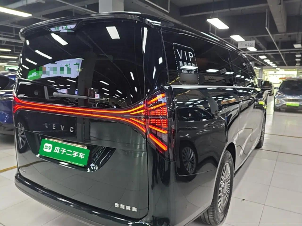Used Geely Galaxy LEVC L380 2025 805 km Flagship Version All-Wheel Drive — миниатюра 6