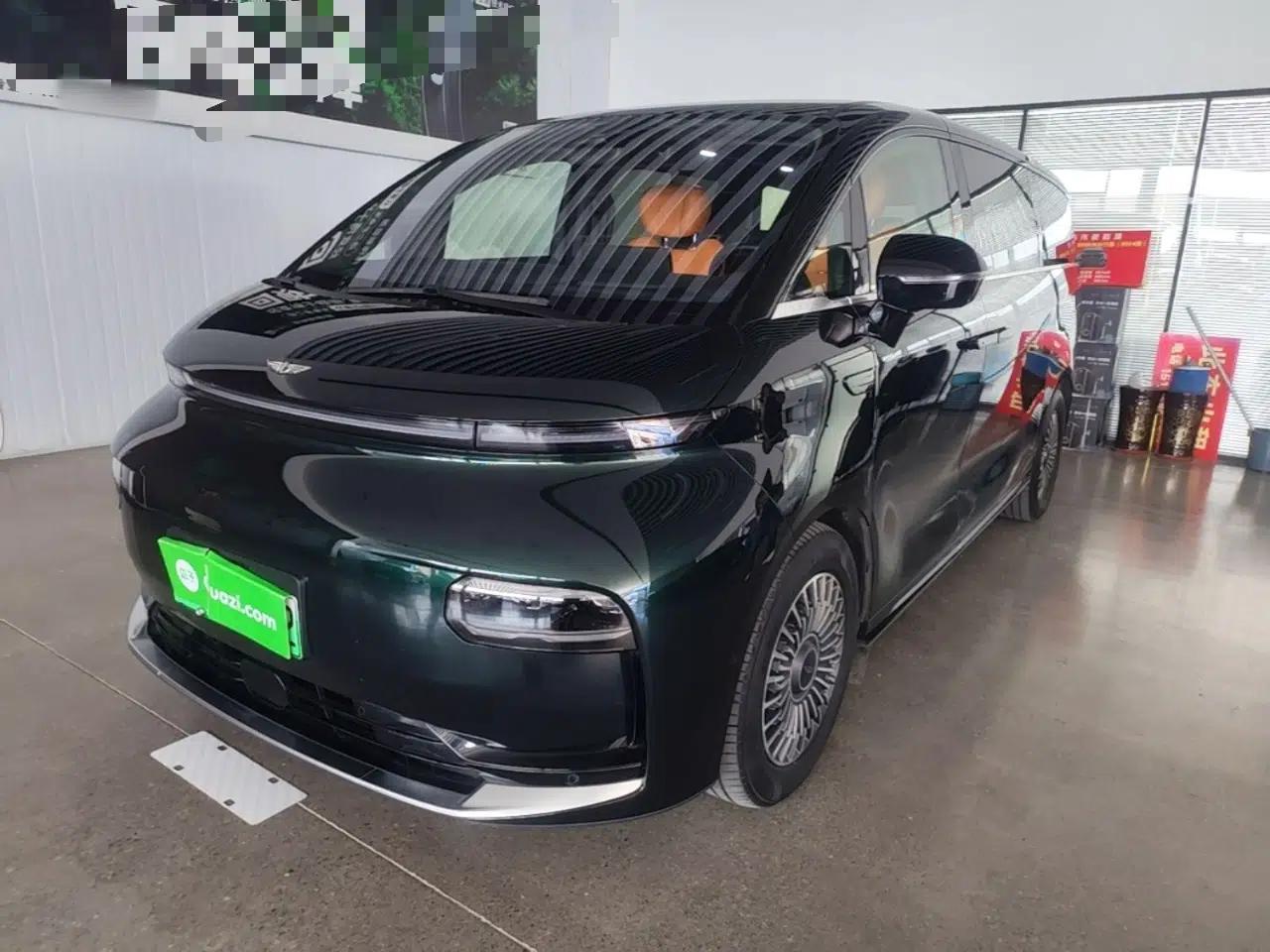 Used Geely Galaxy LEVC L380 2025 805 km Flagship Version All-Wheel Drive — миниатюра 1